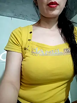 Snapshot of Vyvvyy69 chatting on 07/15/26, 10:33 Vyvvyy69 online show from 07/15/26, 10:33