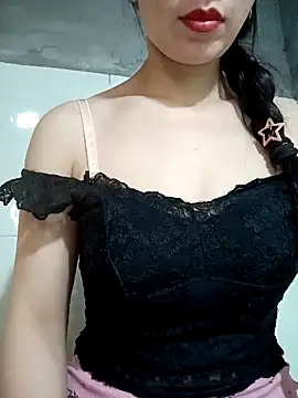 Snapshot of Vyvvyy69 chatting on 06/28/26, 01:12 Vyvvyy69 online show from 06/28/26, 01:12