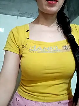 Snapshot of Vyvvyy69 chatting on 07/08/26, 10:05 Vyvvyy69 online show from 07/08/26, 10:05