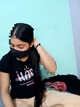 Snapshot of 18_year_old_girl chatting on 04/24/26, 03:52 18 year old girl online show from 04/24/26, 03:52