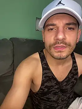 Snapshot of alessand180521 chatting on 02/08/26, 05:54 alessand180521 online show from 02/08/26, 05:54