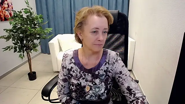 MONA W online show from 06/03/26, 11:00