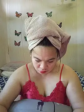 Snapshot of Zyramae_25 chatting on 07/05/26, 02:49 Zyramae 25 online show from 07/05/26, 02:49