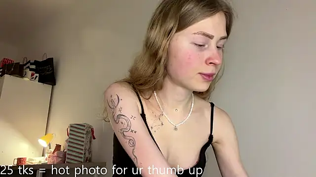 Snapshot of Flexiblegirl chatting on 02/05/26, 04:58 Flexiblegirl online show from 02/05/26, 04:58