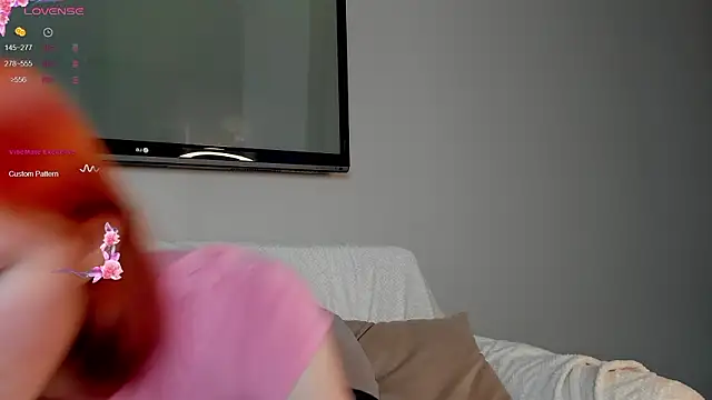 Snapshot of Leah_Castro chatting on 02/04/26, 03:23 Leah Castro online show from 02/04/26, 03:23