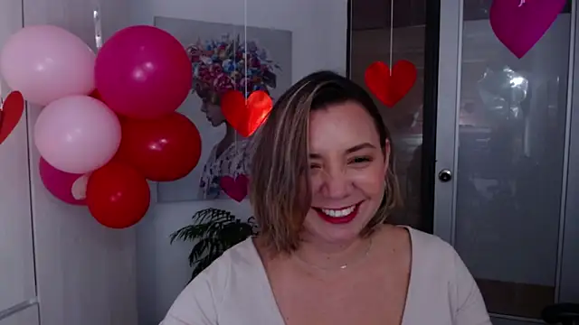 Snapshot of milfsecret69 chatting on 02/16/26, 11:53 milfsecret69 online show from 02/16/26, 11:53