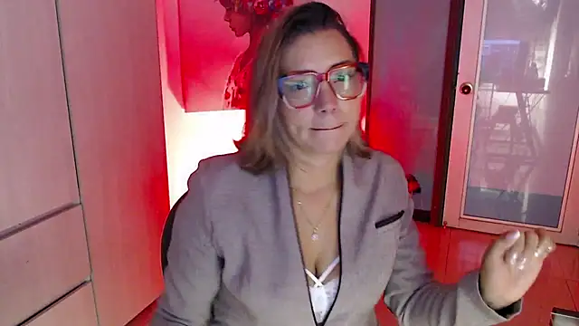 milfsecret69 online show from 04/16/26, 11:44