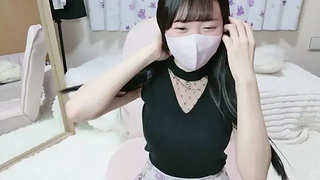 Snapshot of MOE_o0 chatting on 02/25/26, 09:09 MOE o0 online show from 02/25/26, 09:09