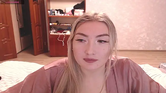 MiraRoy online show from 02/09/26, 03:43