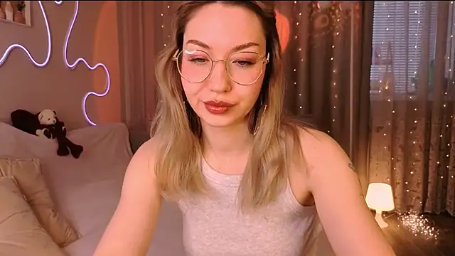 lusciousslily online show from 03/10/26, 01:53