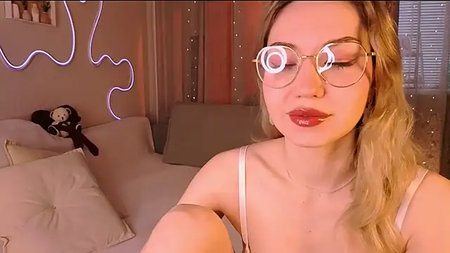 lusciousslily online show from 03/12/26, 02:06