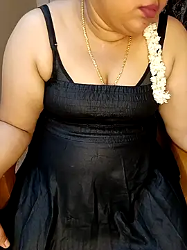 Snapshot of silk_rose05 chatting on 04/15/26, 07:18 silk rose05 online show from 04/15/26, 07:18