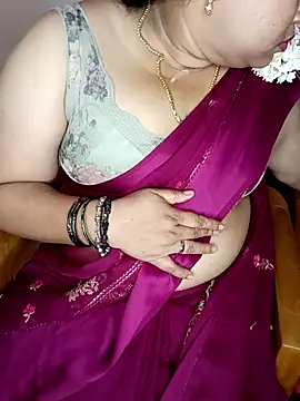 Snapshot of silk_rose05 chatting on 04/15/26, 07:14 silk rose05 online show from 04/15/26, 07:14