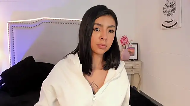 nia-malkova online show from 04/17/26, 11:46