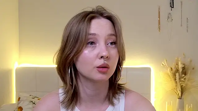 Snapshot of CandiceKingzzz chatting on 02/11/26, 03:45 CandiceKingzzz online show from 02/11/26, 03:45