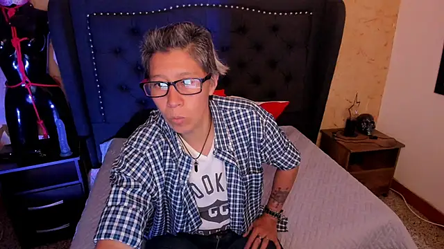 Kali Panther online show from 04/01/26, 07:44