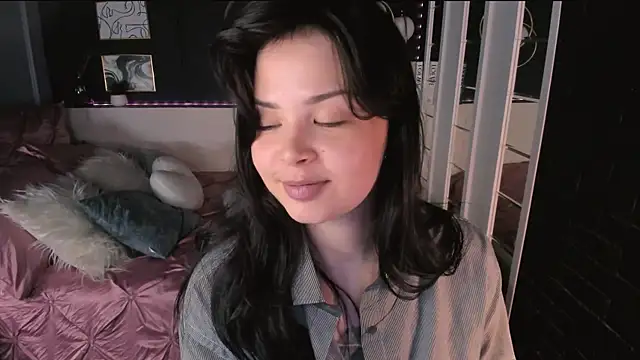 Snapshot of Maykinkya chatting on 07/14/26, 10:21 Maykinkya online show from 07/14/26, 10:21
