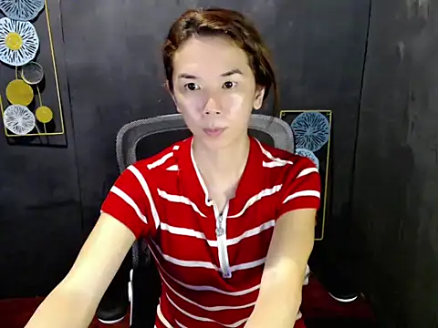 Snapshot of itsme_jaja18 chatting on 02/07/26, 04:37 itsme jaja18 online show from 02/07/26, 04:37