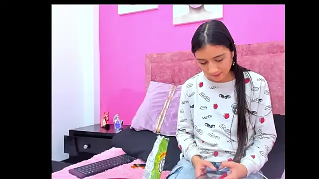 Vaiolletcooper online show from 03/13/26, 02:44