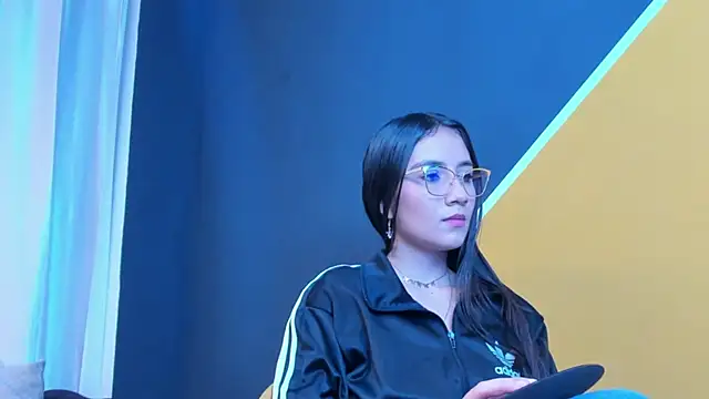 Vaiolletcooper online show from 04/01/26, 01:52