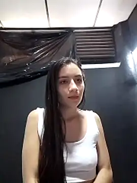 Vaiolletcooper online show from 04/10/26, 03:30