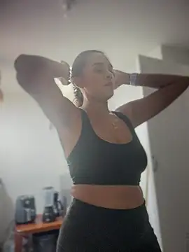 Snapshot of LunaHeat chatting on 02/11/26, 05:35 LunaHeat online show from 02/11/26, 05:35