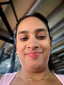 Snapshot of LunaHeat chatting on 02/26/26, 03:01 LunaHeat online show from 02/26/26, 03:01