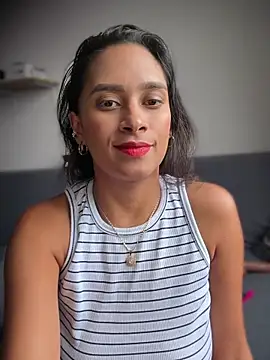 Snapshot of LunaHeat chatting on 02/07/26, 09:12 LunaHeat online show from 02/07/26, 09:12