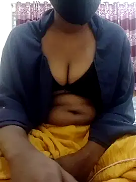 Snapshot of Toma7890 chatting on 02/13/26, 08:20 Toma7890 online show from 02/13/26, 08:20