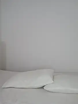 Snapshot of Maria_x_Alejandra chatting on 02/25/26, 06:41 Maria x Alejandra online show from 02/25/26, 06:41