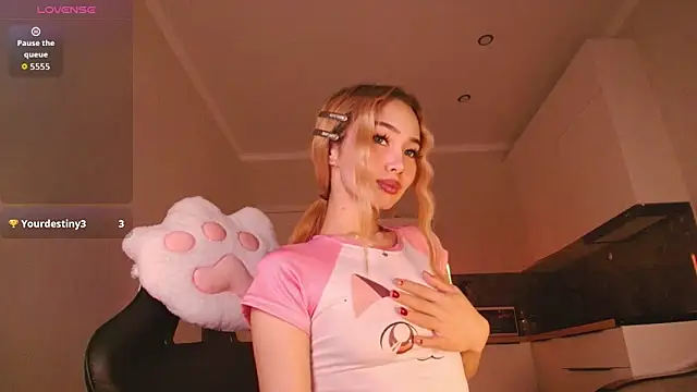 Snapshot of dionlee9 chatting on 02/09/26, 02:26 dionlee9 online show from 02/09/26, 02:26