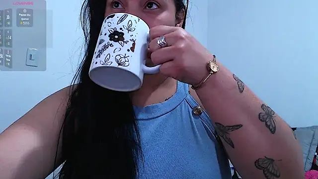 Snapshot of emily-rousee- chatting on 02/20/26, 01:13 emily-rousee- online show from 02/20/26, 01:13