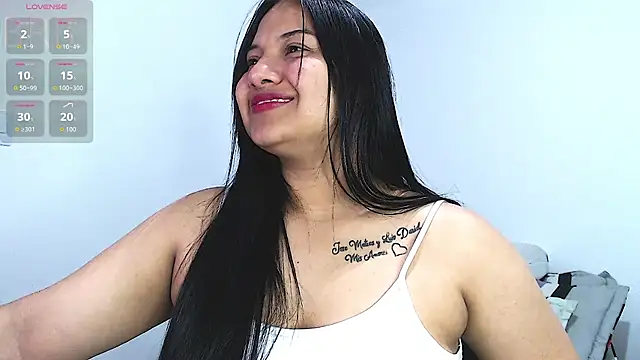 Snapshot of emily-rousee- chatting on 02/19/26, 02:08 emily-rousee- online show from 02/19/26, 02:08