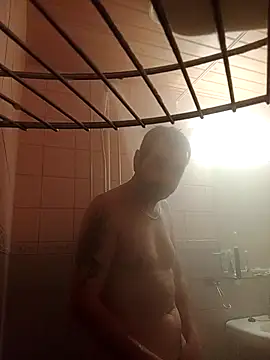 markostoitchev12 online show from 12/18/25, 04:50