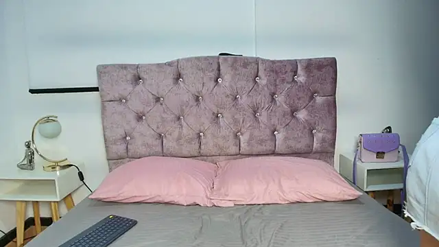 Ruby Rouge  online show from 03/18/26, 07:04