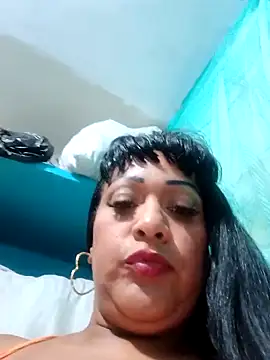 Snapshot of SabrinaColin chatting on 04/26/26, 10:40 SabrinaColin online show from 04/26/26, 10:40