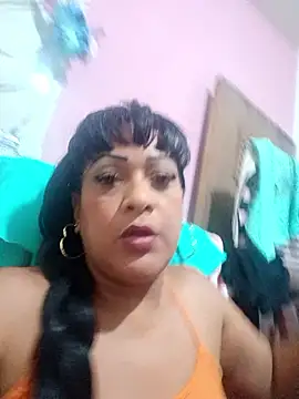Snapshot of SabrinaColin chatting on 05/26/26, 02:20 SabrinaColin online show from 05/26/26, 02:20