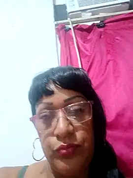 Snapshot of SabrinaColin chatting on 04/24/26, 06:04 SabrinaColin online show from 04/24/26, 06:04