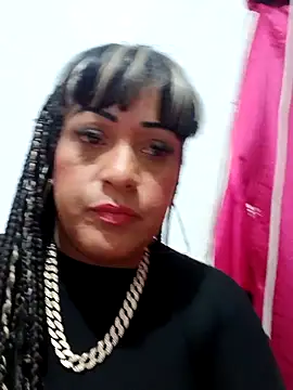 Snapshot of SabrinaColin chatting on 02/04/26, 02:06 SabrinaColin online show from 02/04/26, 02:06