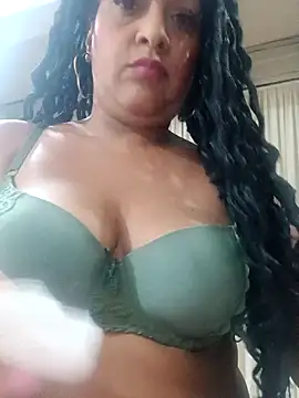 Snapshot of SabrinaColin chatting on 04/18/26, 03:42 SabrinaColin online show from 04/18/26, 03:42