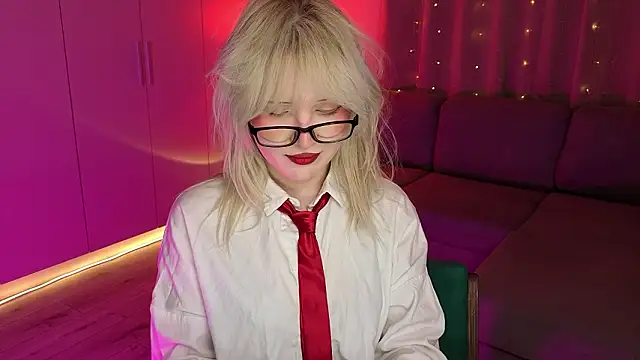 Snapshot of Mary_Piersen chatting on 02/24/26, 11:05 Mary Piersen online show from 02/24/26, 11:05