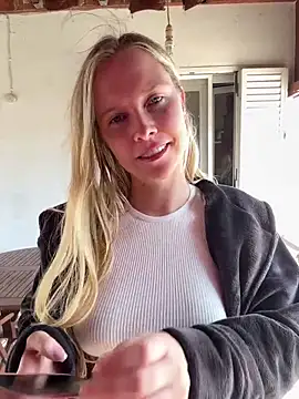 Ellie-rosee online show from 03/22/26, 09:44