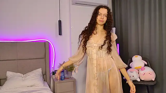 Luna Starlight online show from 02/15/26, 09:14