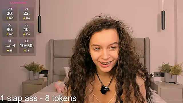 Luna Starlight online show from 02/28/26, 09:14