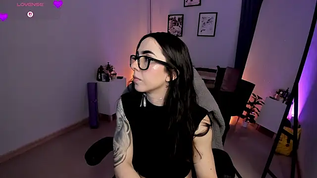 Luna tagliaferri online show from 03/28/26, 02:40