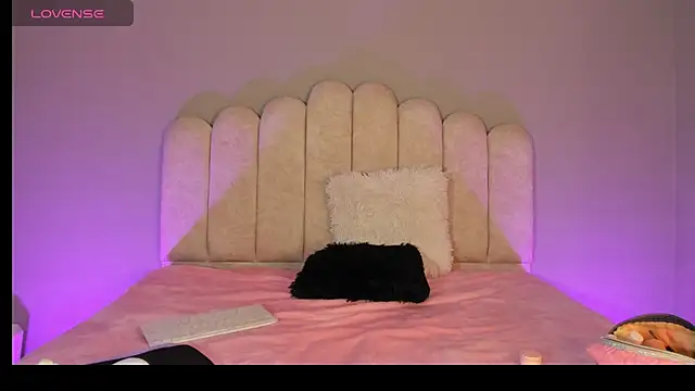 Celestecastro  online show from 04/15/26, 03:16