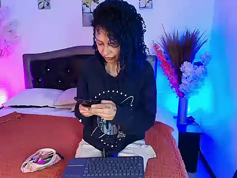 HannahBlue  online show from 02/13/26, 12:38