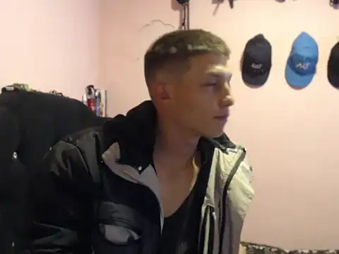 Snapshot of Cronos_Hot_8 chatting on 02/05/26, 11:06 Cronos Hot 8 online show from 02/05/26, 11:06