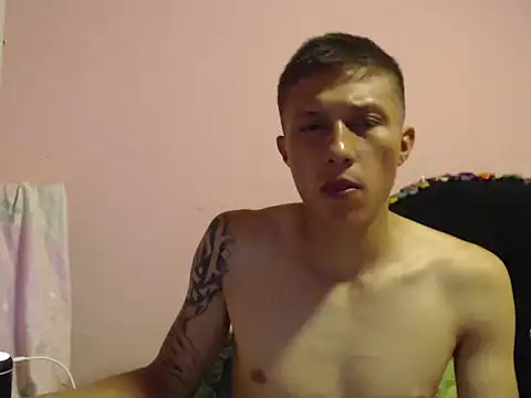 Snapshot of Cronos_Hot_8 chatting on 02/28/26, 05:01 Cronos Hot 8 online show from 02/28/26, 05:01