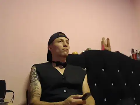 Snapshot of Cronos_Hot_8 chatting on 02/07/26, 04:04 Cronos Hot 8 online show from 02/07/26, 04:04